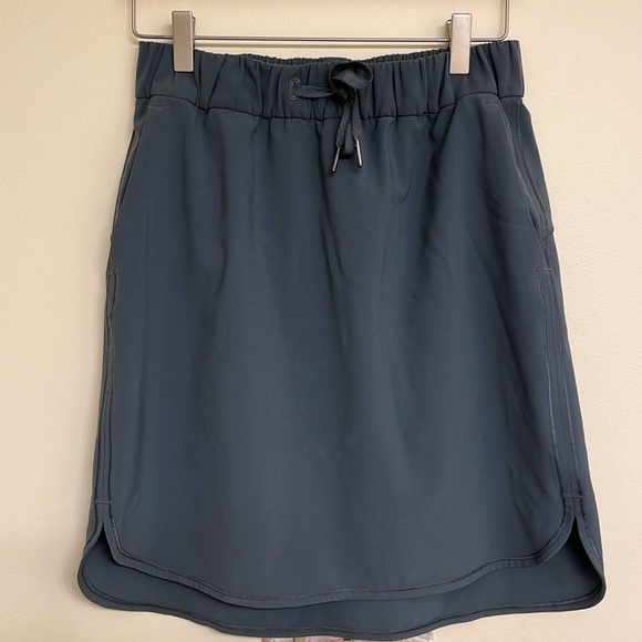 Lululemon Women’s Athletic on the fly Skirt - Picture 2 of 7